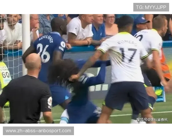 曼联后防遭重创利马暴力行为直红停赛3场关键战役无缘对战蓝军利物浦